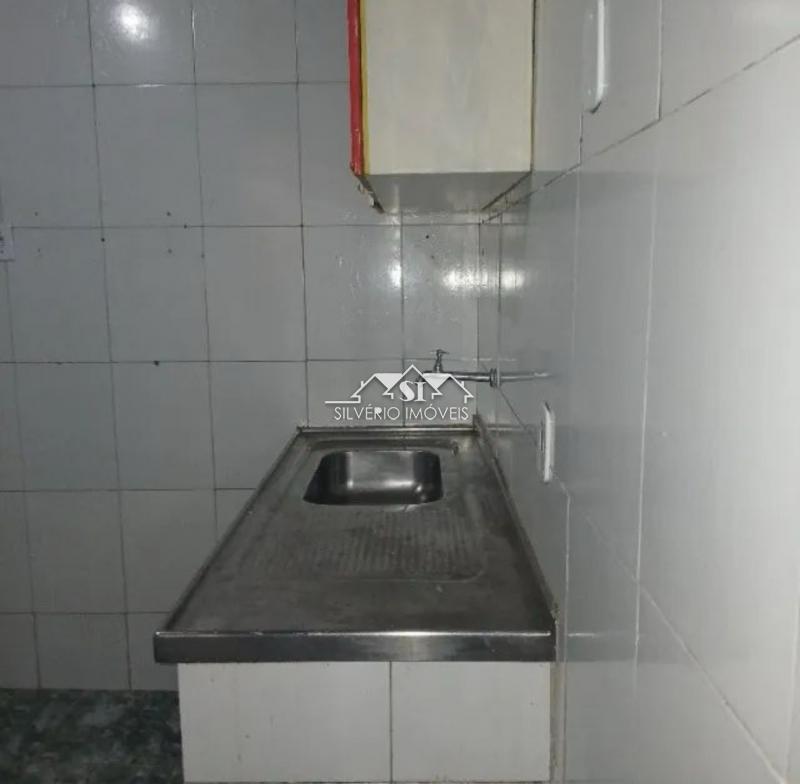 Casa para alugar com 2 quartos, 50m² - Foto 12