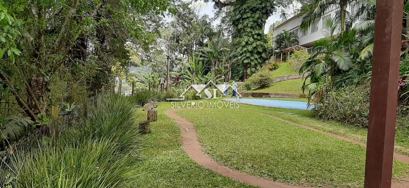 Casa à venda com 15 quartos, 1000m² - Foto 6