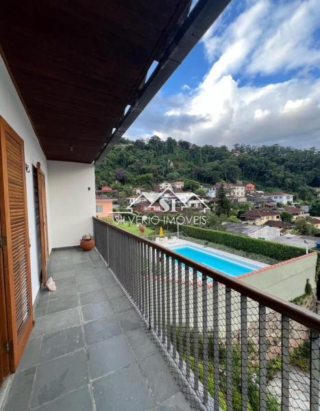 Casa à venda com 3 quartos, 300m² - Foto 8