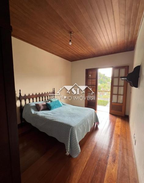 Casa à venda com 3 quartos, 300m² - Foto 9