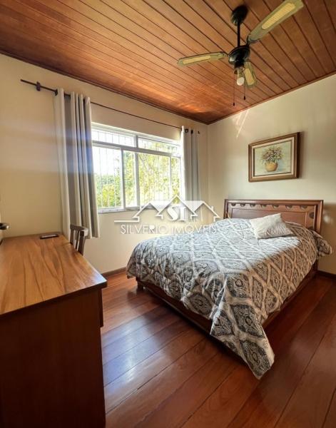 Casa à venda com 3 quartos, 300m² - Foto 10