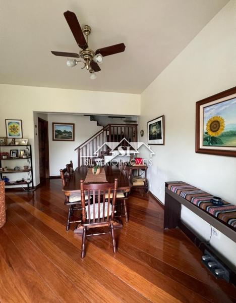 Casa à venda com 3 quartos, 300m² - Foto 15