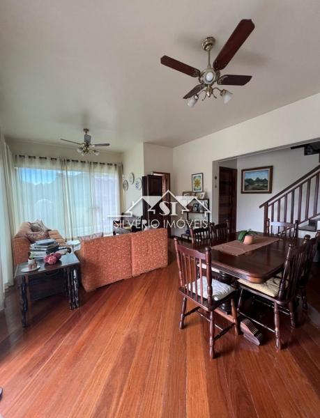 Casa à venda com 3 quartos, 300m² - Foto 16