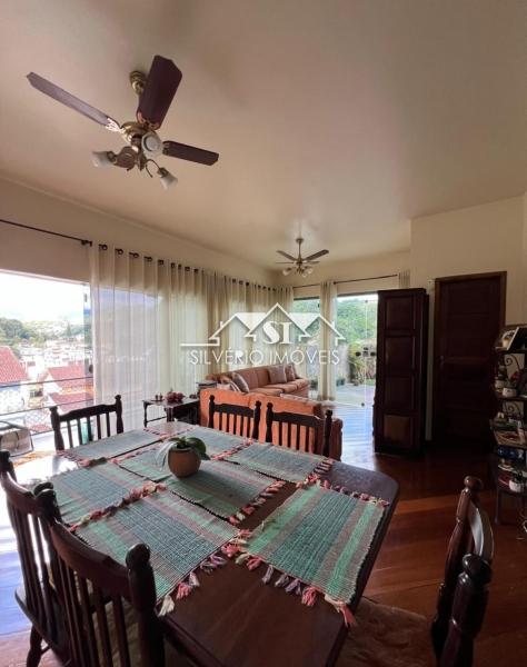 Casa à venda com 3 quartos, 300m² - Foto 19
