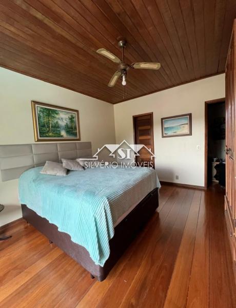 Casa à venda com 3 quartos, 300m² - Foto 21