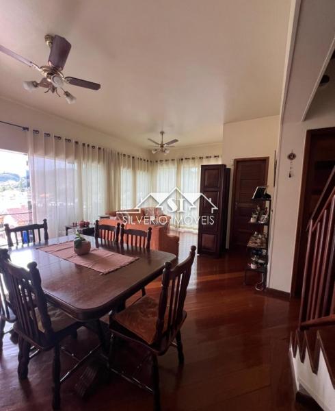 Casa à venda com 3 quartos, 300m² - Foto 22