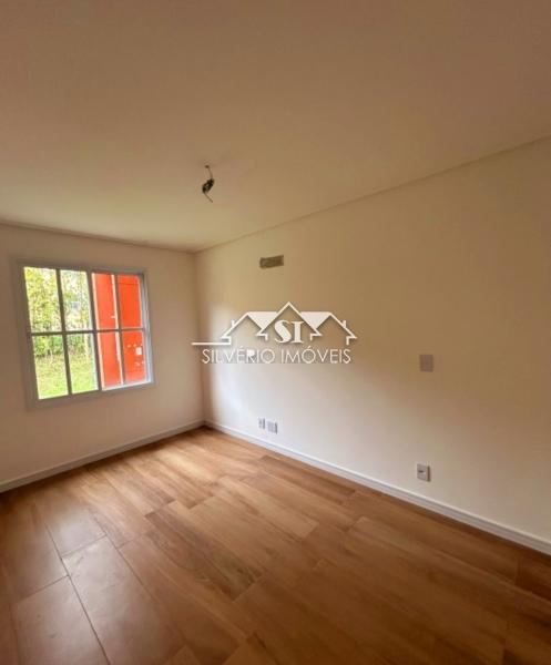 Casa à venda com 4 quartos, 225m² - Foto 9
