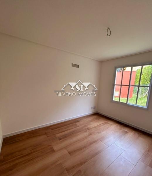 Casa à venda com 4 quartos, 225m² - Foto 11
