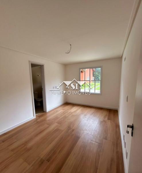 Casa à venda com 4 quartos, 225m² - Foto 14