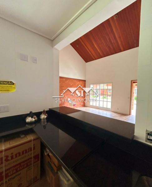 Casa à venda com 4 quartos, 225m² - Foto 16