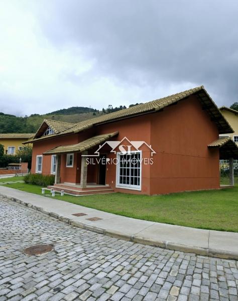 Casa à venda com 4 quartos, 225m² - Foto 4