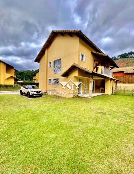 Casa à venda com 4 quartos, 180m² - Foto 3