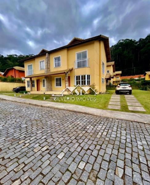 Casa à venda com 4 quartos, 180m² - Foto 2