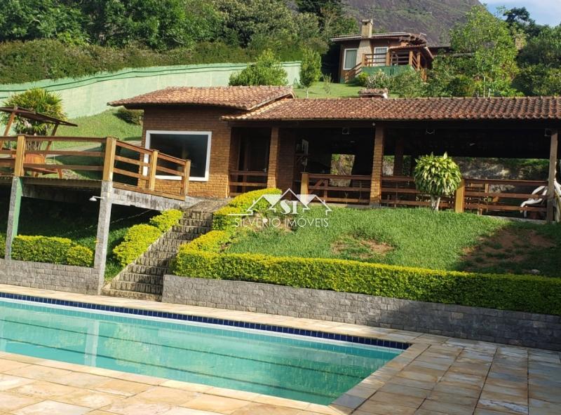 Casa à venda com 3 quartos, 254m² - Foto 2