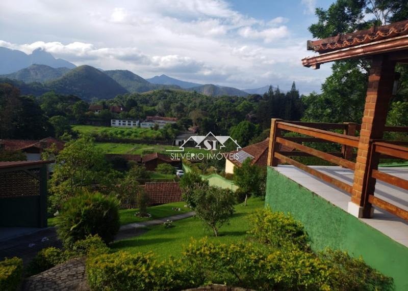 Casa à venda com 3 quartos, 254m² - Foto 6