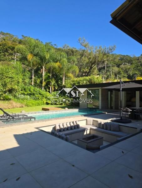 Casa à venda com 4 quartos, 413m² - Foto 4