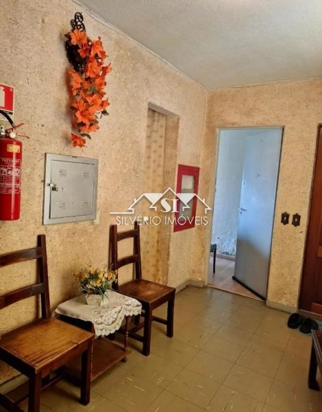 Apartamento à venda com 2 quartos, 60m² - Foto 2