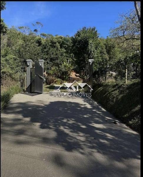 Casa à venda com 5 quartos, 300m² - Foto 3
