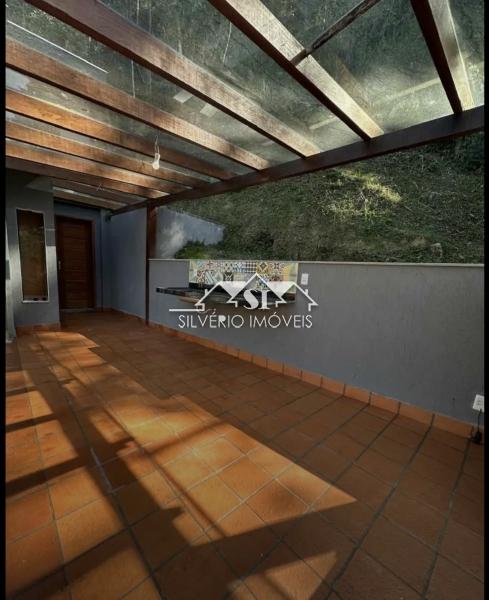 Casa à venda com 5 quartos, 300m² - Foto 4