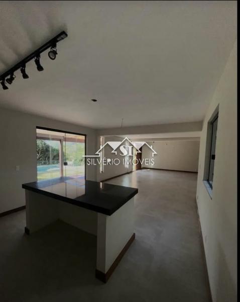 Casa à venda com 5 quartos, 300m² - Foto 7
