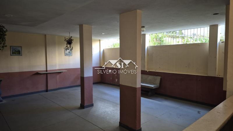 Apartamento à venda com 2 quartos, 64m² - Foto 2