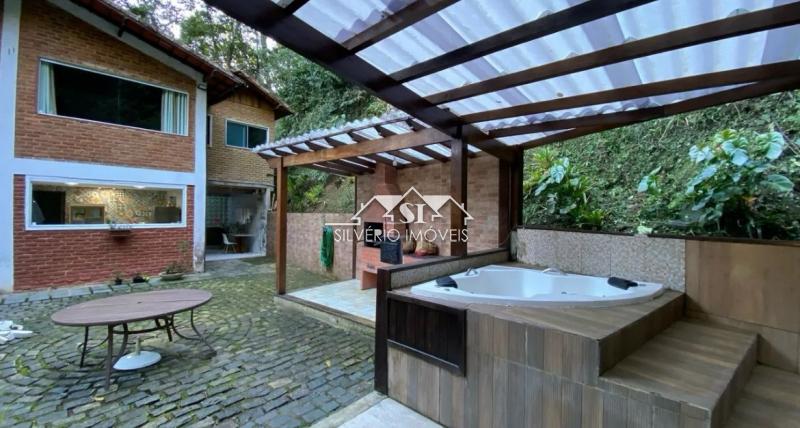 Casa para alugar com 4 quartos, 170m² - Foto 2