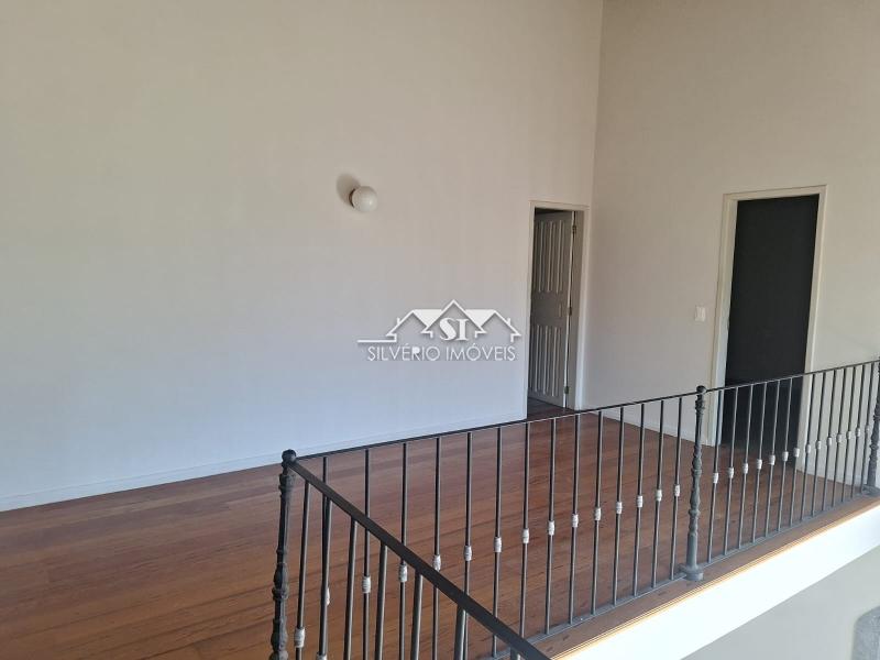 Casa para alugar com 4 quartos, 240m² - Foto 30