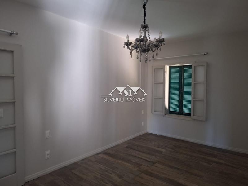 Casa para alugar com 4 quartos, 240m² - Foto 24