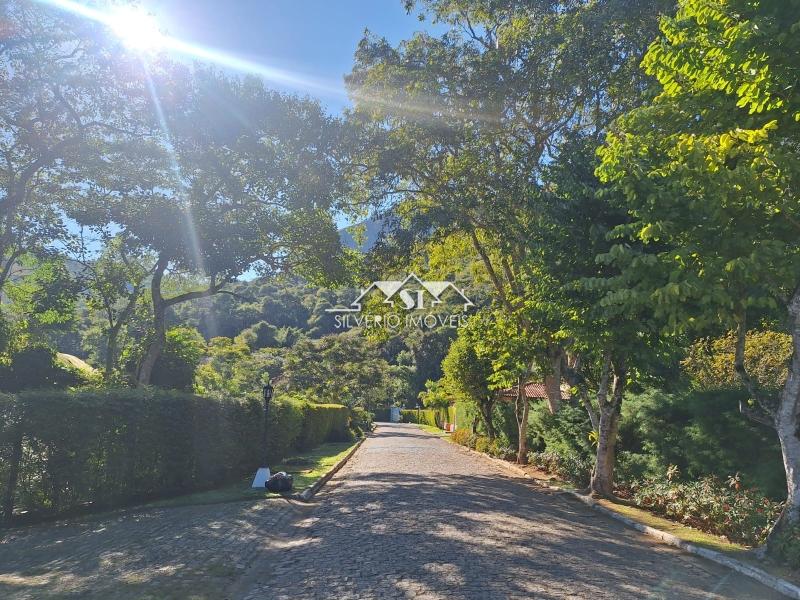Casa para alugar com 4 quartos, 240m² - Foto 15