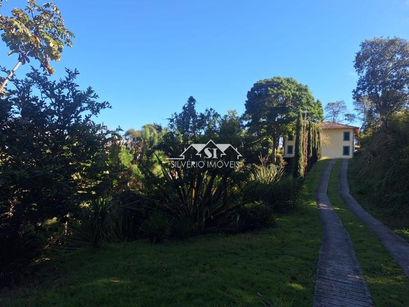 Casa para alugar com 4 quartos, 240m² - Foto 6