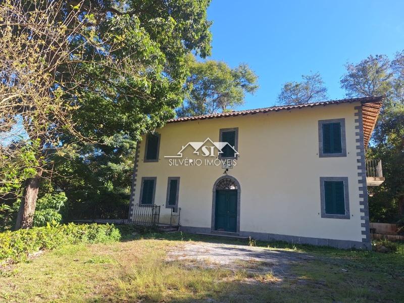 Casa para alugar com 4 quartos, 240m² - Foto 3