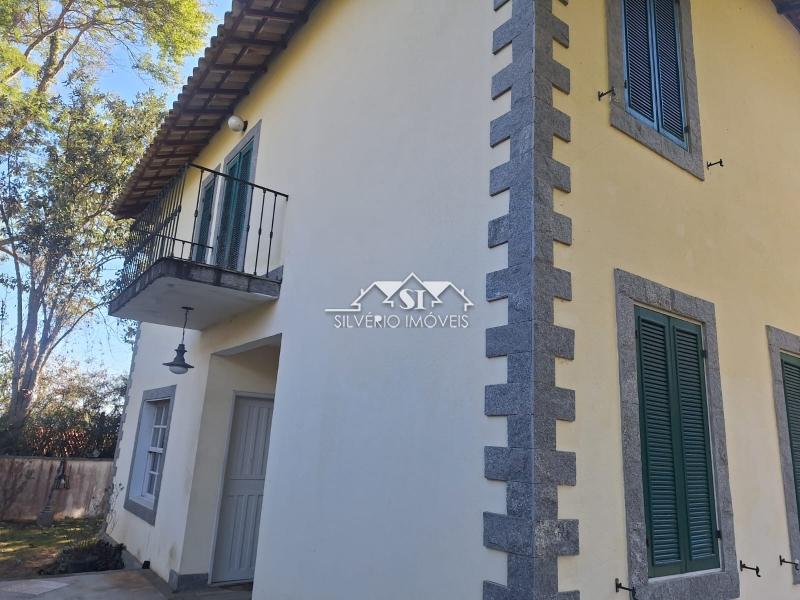 Casa para alugar com 4 quartos, 240m² - Foto 5