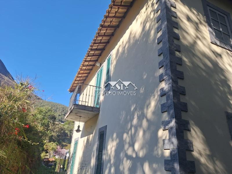 Casa para alugar com 4 quartos, 240m² - Foto 8