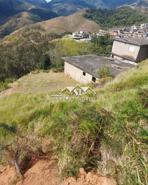 Terreno em Caxambú - Petrópolis/RJ  - 2 Quartos