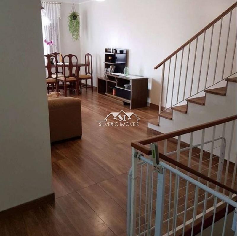 Casa à venda com 4 quartos, 300m² - Foto 4