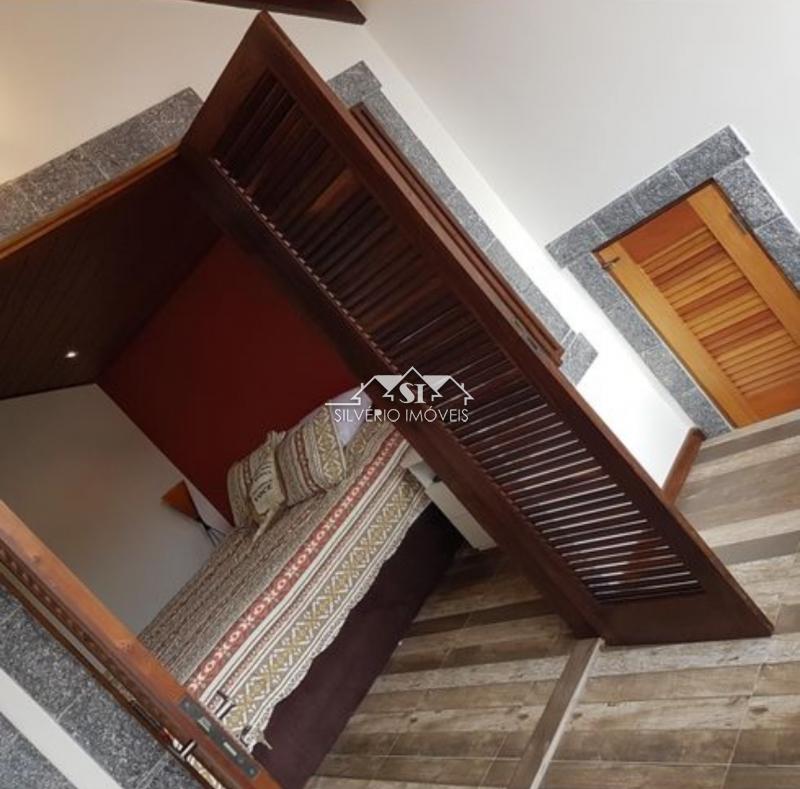 Casa à venda com 4 quartos, 300m² - Foto 3