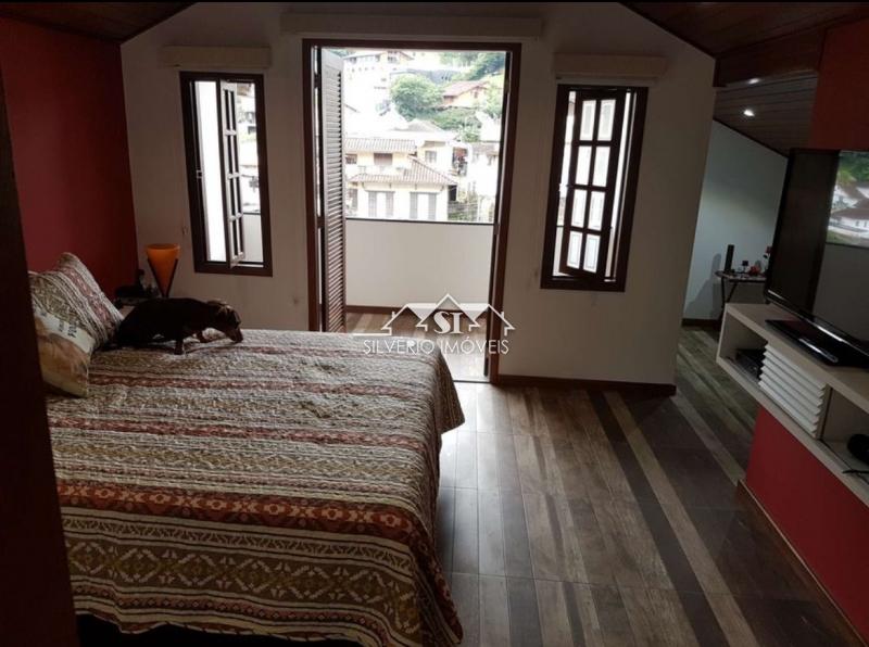 Casa à venda com 4 quartos, 300m² - Foto 7