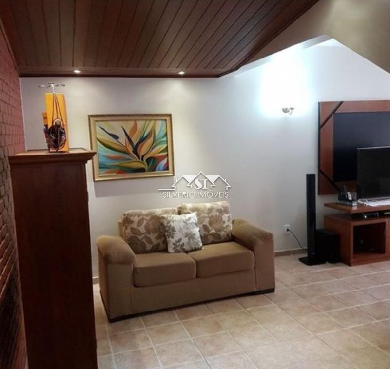 Casa à venda com 4 quartos, 300m² - Foto 2