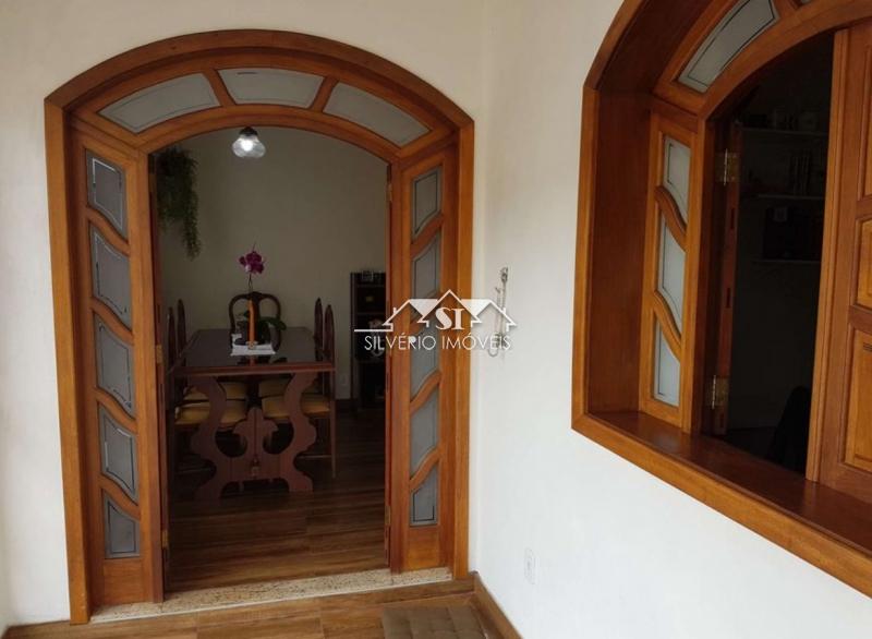 Casa à venda com 4 quartos, 300m² - Foto 9