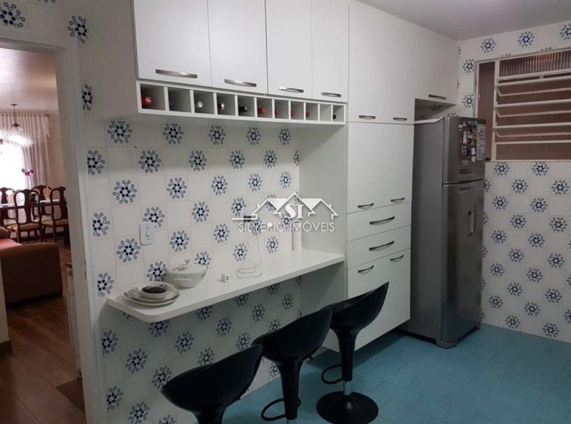 Casa à venda com 4 quartos, 300m² - Foto 10