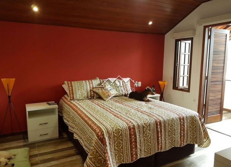 Casa à venda com 4 quartos, 300m² - Foto 8