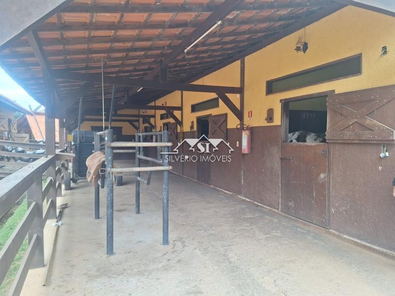 Fazenda à venda com 24 quartos, 1000m² - Foto 29