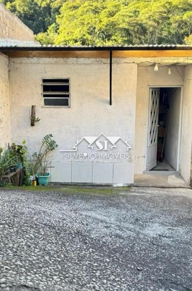 Terreno à venda com 1 quarto, 36m² - Foto 2