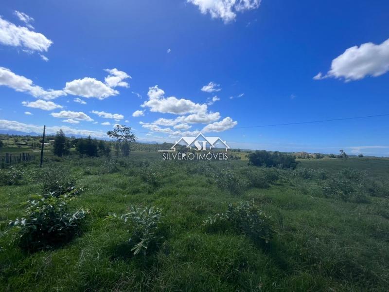 Fazenda à venda com 2 quartos, 400m² - Foto 33