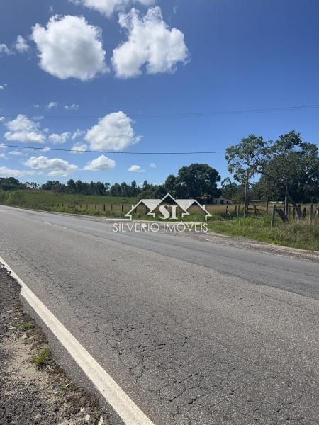 Fazenda à venda com 2 quartos, 400m² - Foto 2