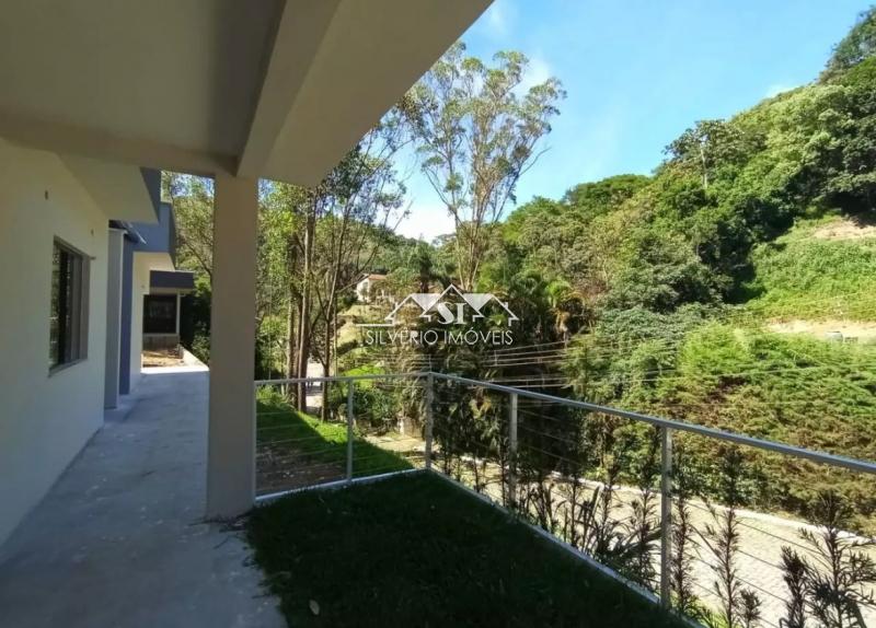 Casa à venda com 3 quartos, 235m² - Foto 14