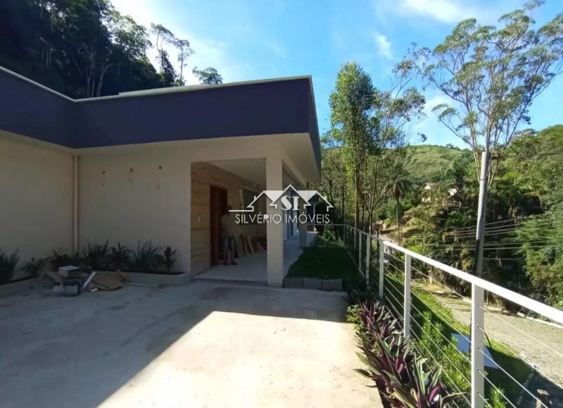 Casa à venda com 3 quartos, 235m² - Foto 4