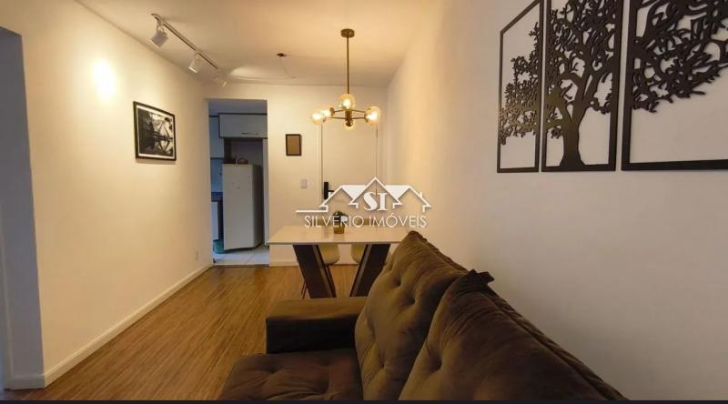 Apartamento à venda com 2 quartos, 62m² - Foto 2