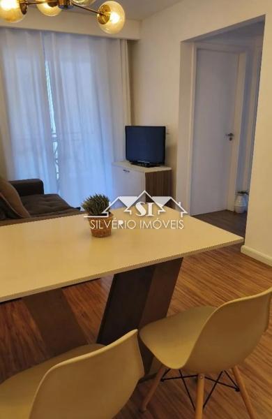 Apartamento à venda com 2 quartos, 62m² - Foto 4