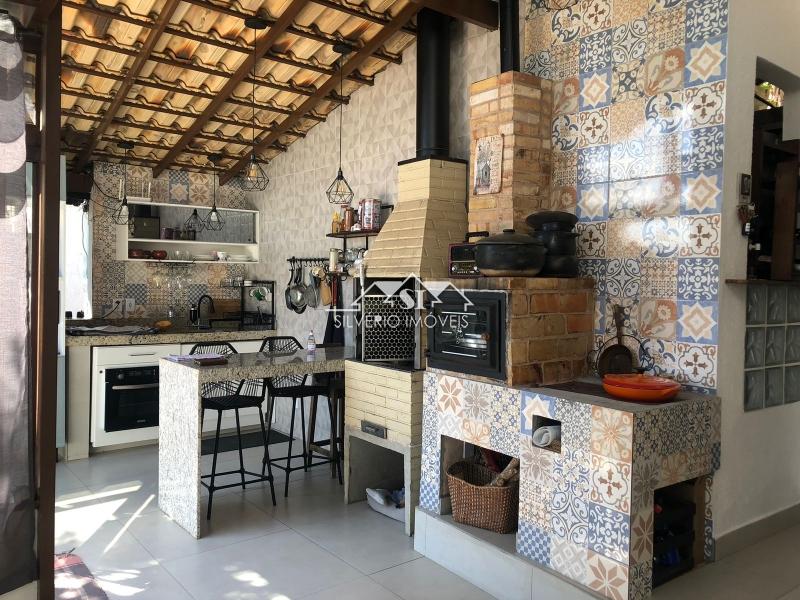 Casa à venda com 4 quartos, 250m² - Foto 9
